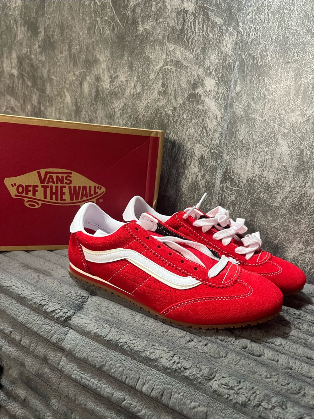 Vans Red Suede Low-Top Sneakers with White Stripe and Laces 8w 6.5m